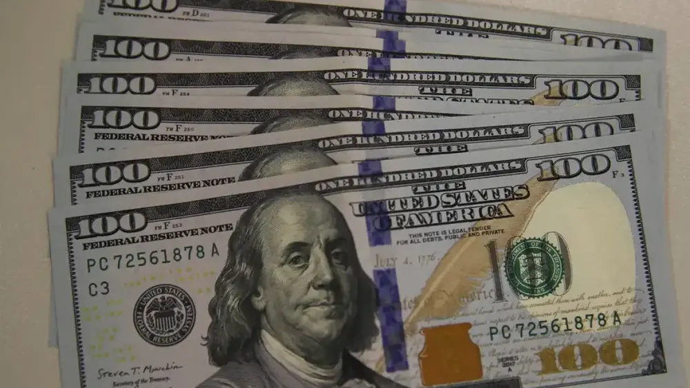 Dólar fecha semana em alta e volta a R$ 5,11
