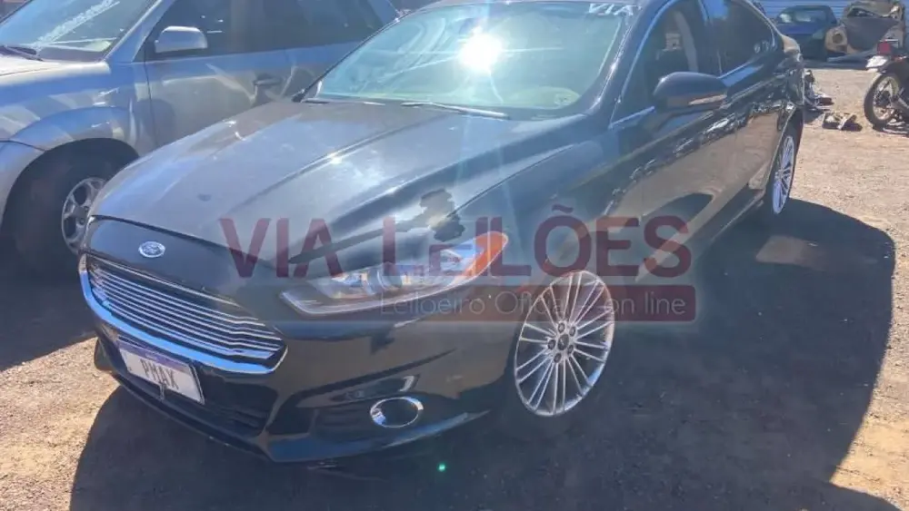 Leilão com Ford Fusion a partir de R$ 18 mil termina quinta