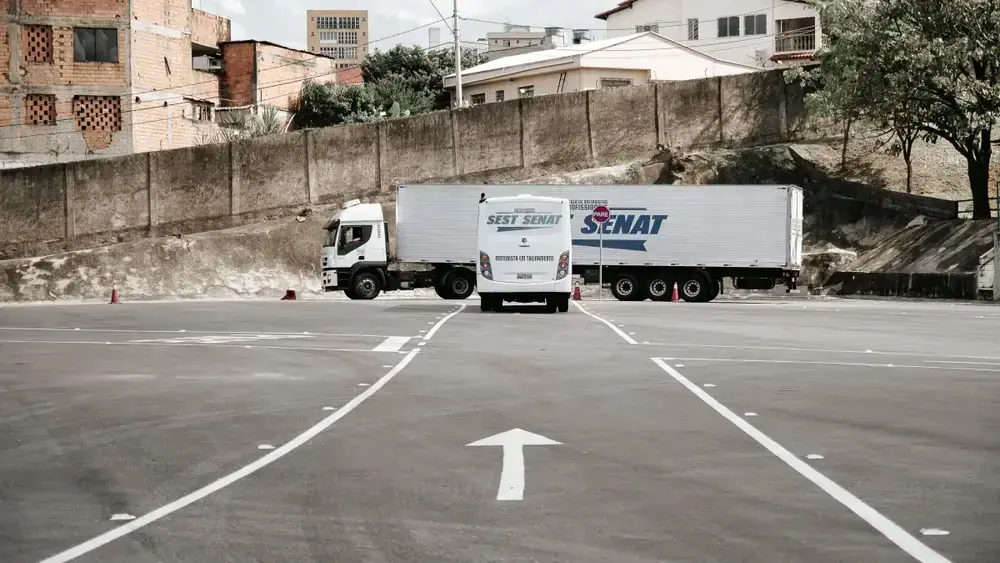 SEST SENAT: Como o transporte move vidas e o Brasil